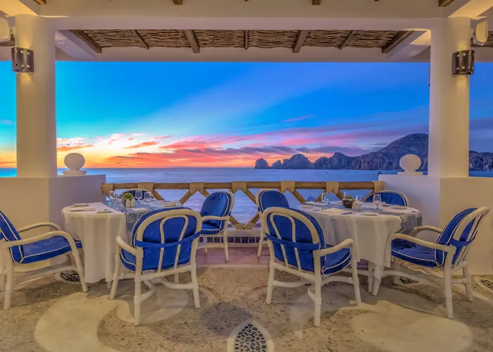Pet Friendly hotel: Pueblo Bonito Los Cabos Blanco Beach Resort